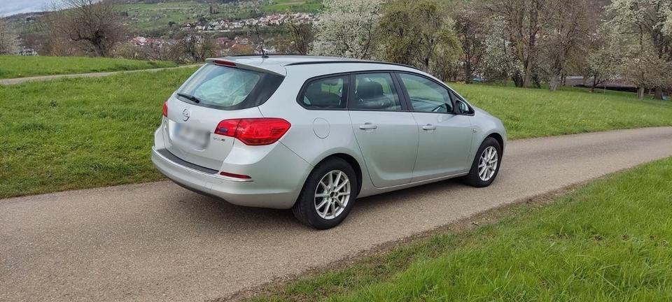Opel Astra 2015 — photo 10