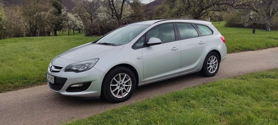 Opel Astra 2015 — photo 14