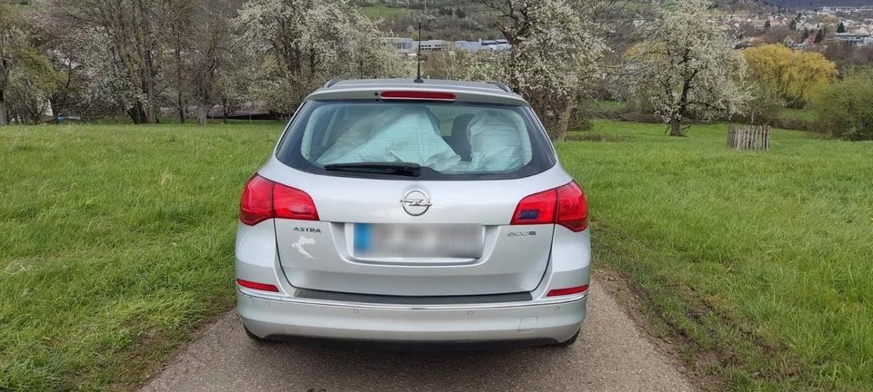 Opel Astra 2015 — photo 8