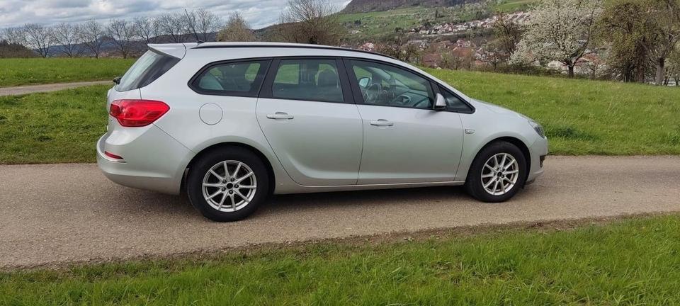 Opel Astra 2015 — photo 9