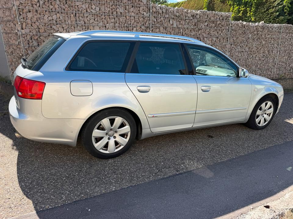 Audi A4 S-Leine Kombi 2.0 Benzin Automatik für Bastler 2005 — interior