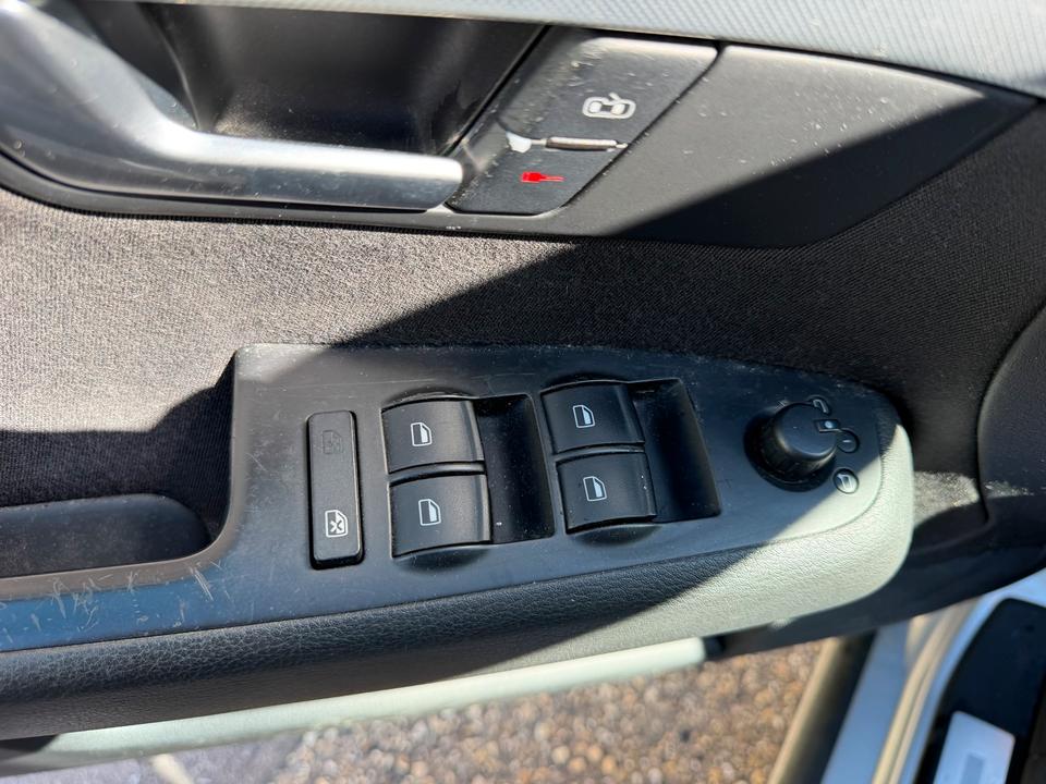 Audi A4 S-Leine Kombi 2.0 Benzin Automatik für Bastler 2005 — photo 9