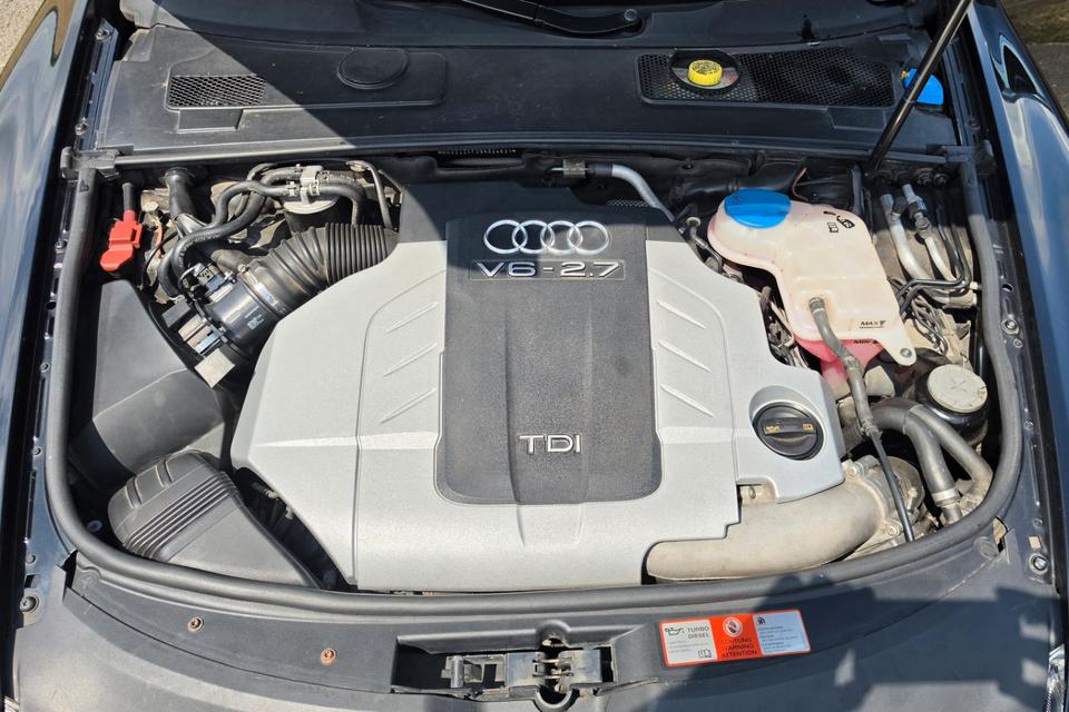 Audi A6 2009 — photo 17