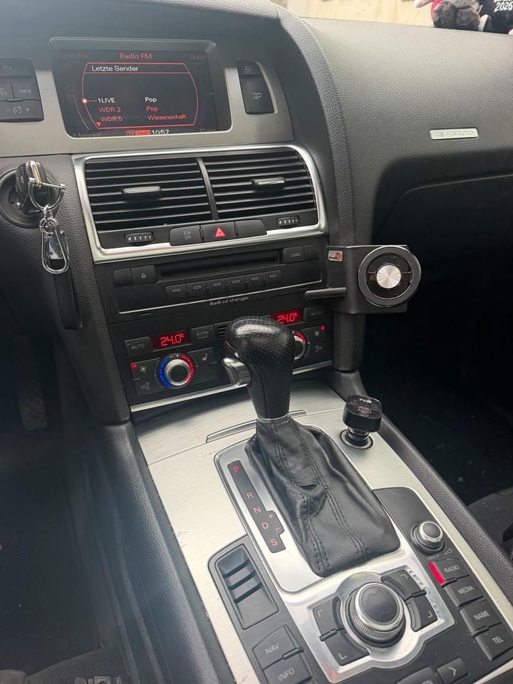 Audi Q7 2006 — photo 11