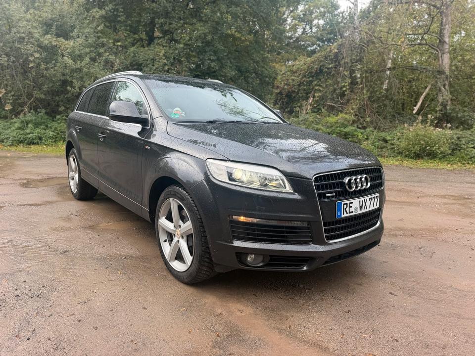 Audi Q7 2006 — rear view