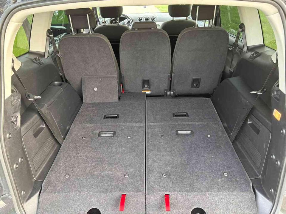 Ford S-Max 2014 — photo 16
