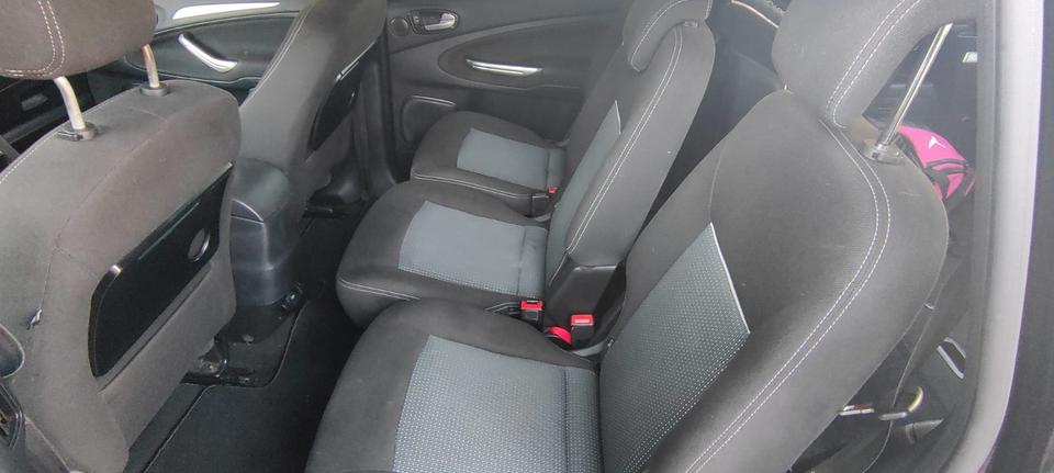 Ford S-Max 2014 — photo 18