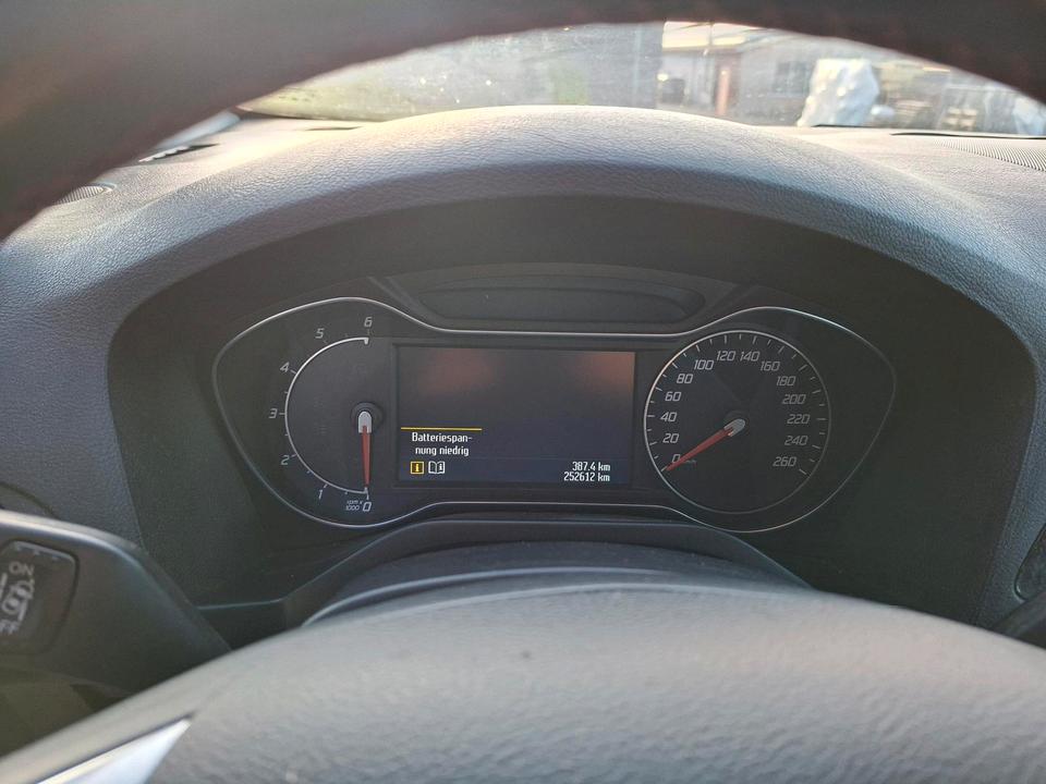 Ford S-Max 2014 — interior
