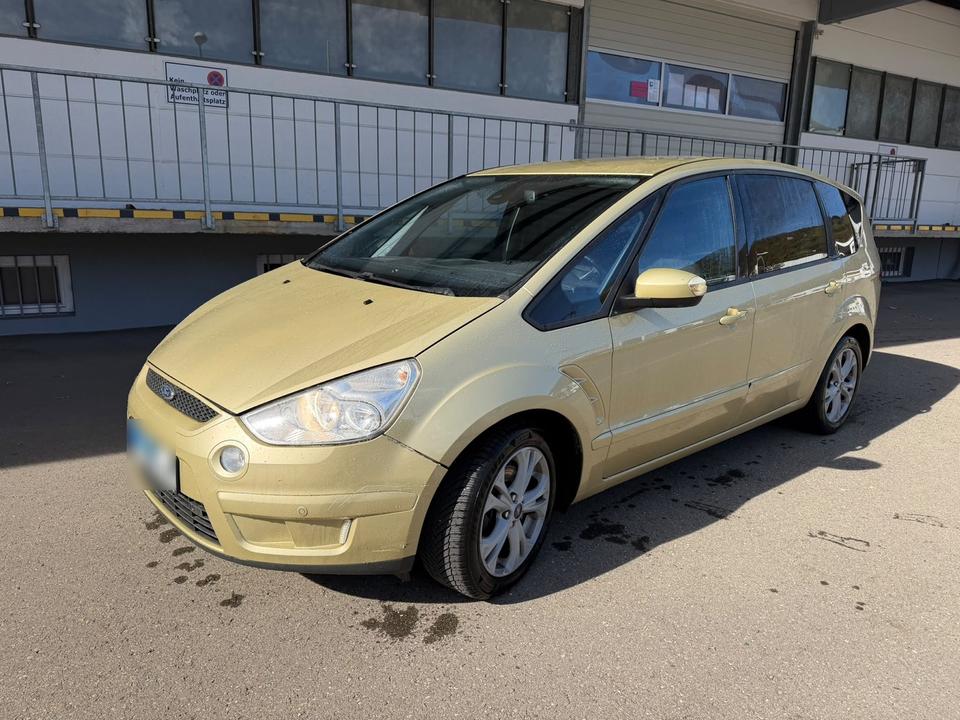 Ford S-Max 2008 — rear view