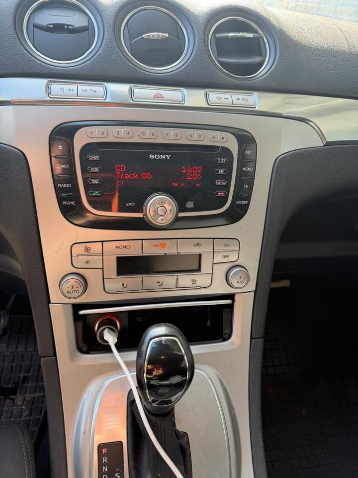 Ford S-Max 2008 — photo 8