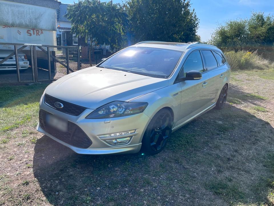 Ford Mondeo 2013 — rear view