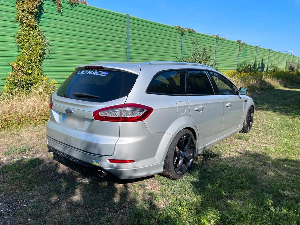 Ford Mondeo 2013 — interior