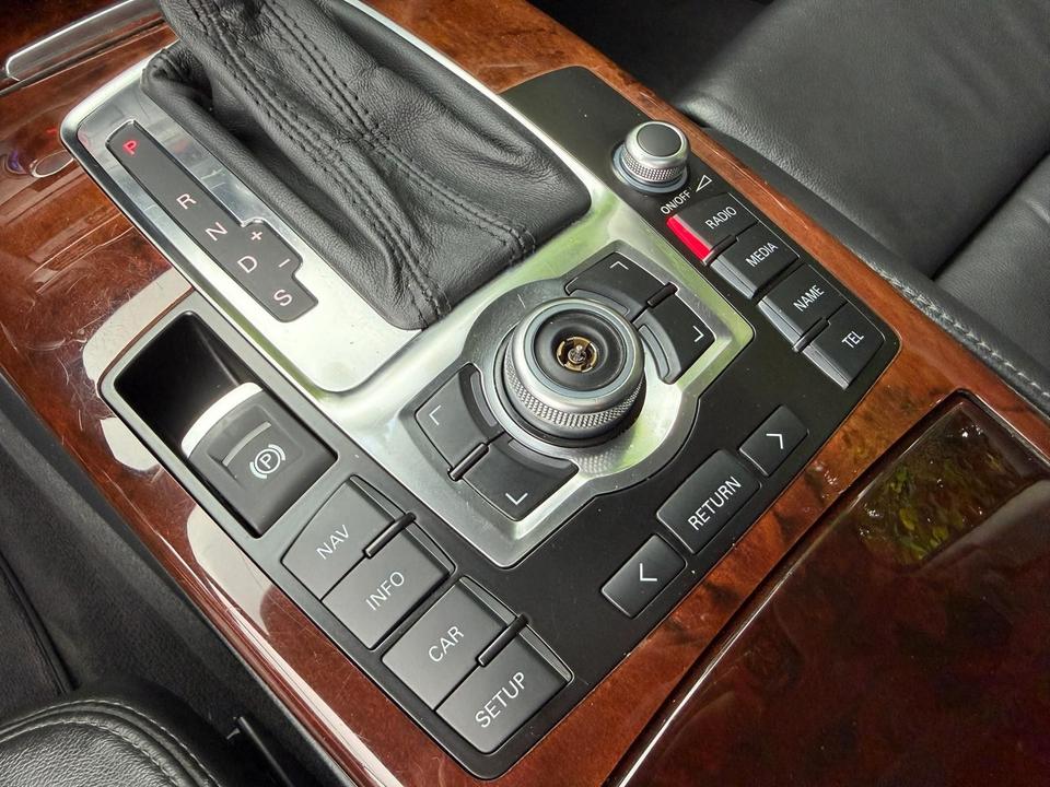 Audi A6 2009 — photo 14