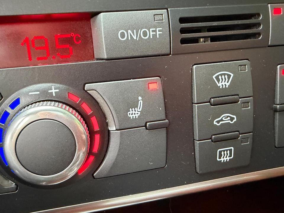 Audi A6 2009 — photo 16