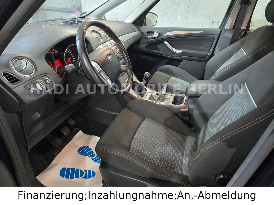 Ford S-Max 2011 — photo 10