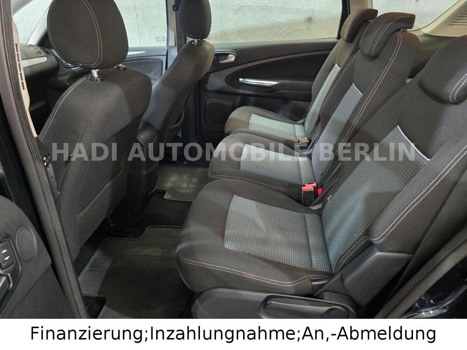 Ford S-Max 2011 — photo 11