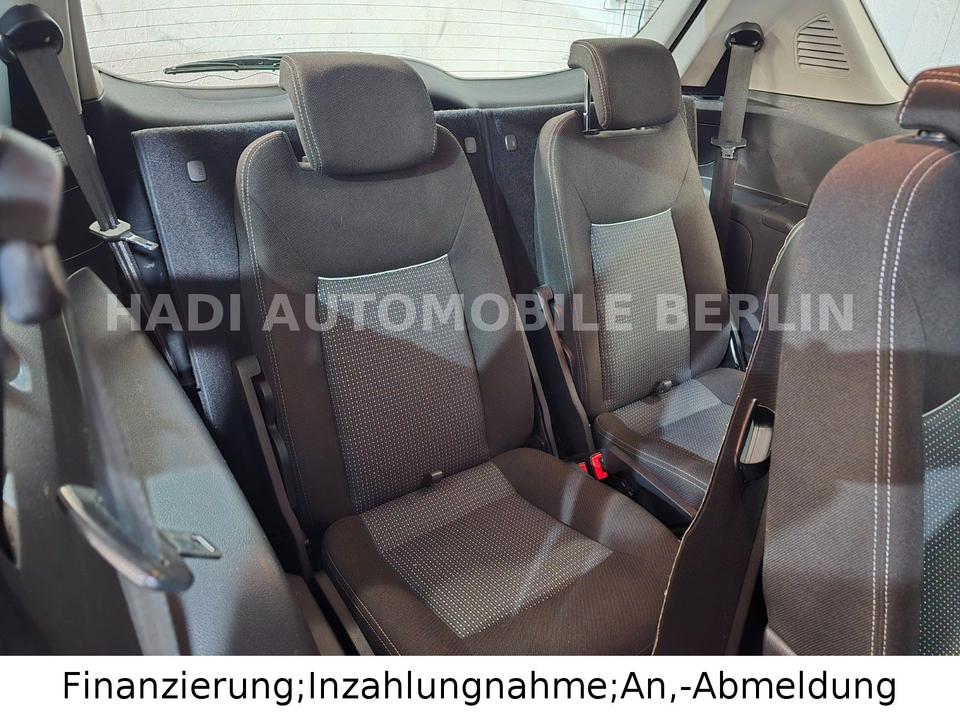 Ford S-Max 2011 — photo 16