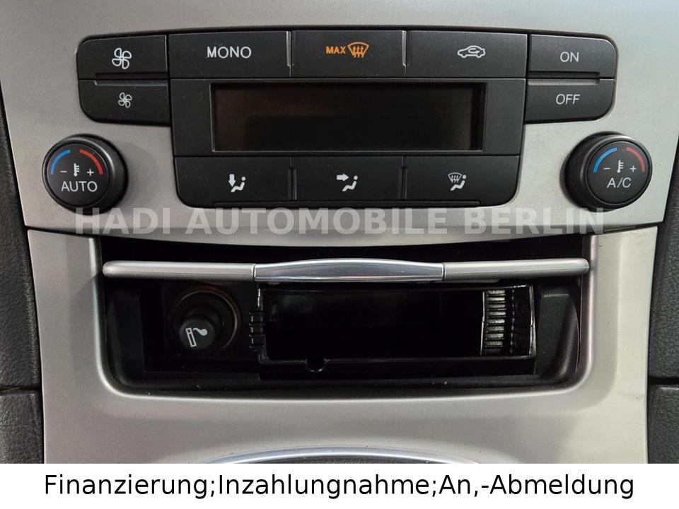 Ford S-Max 2011 — photo 24