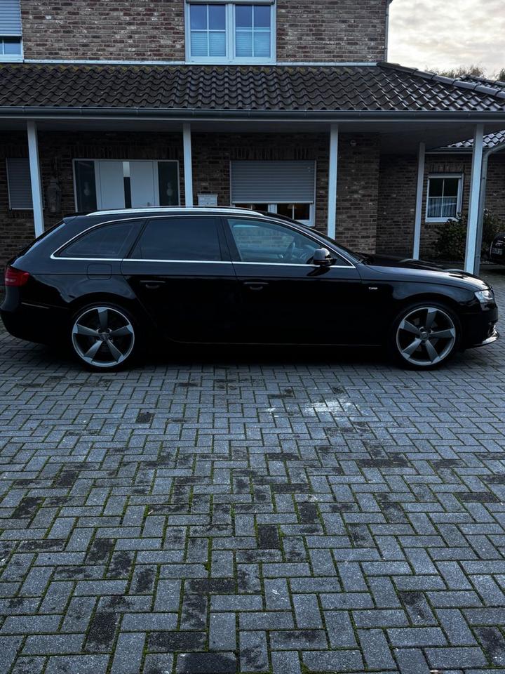 Audi A4 2008 — салон