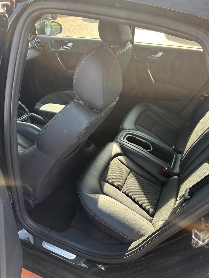 Audi A1 2014 — photo 11
