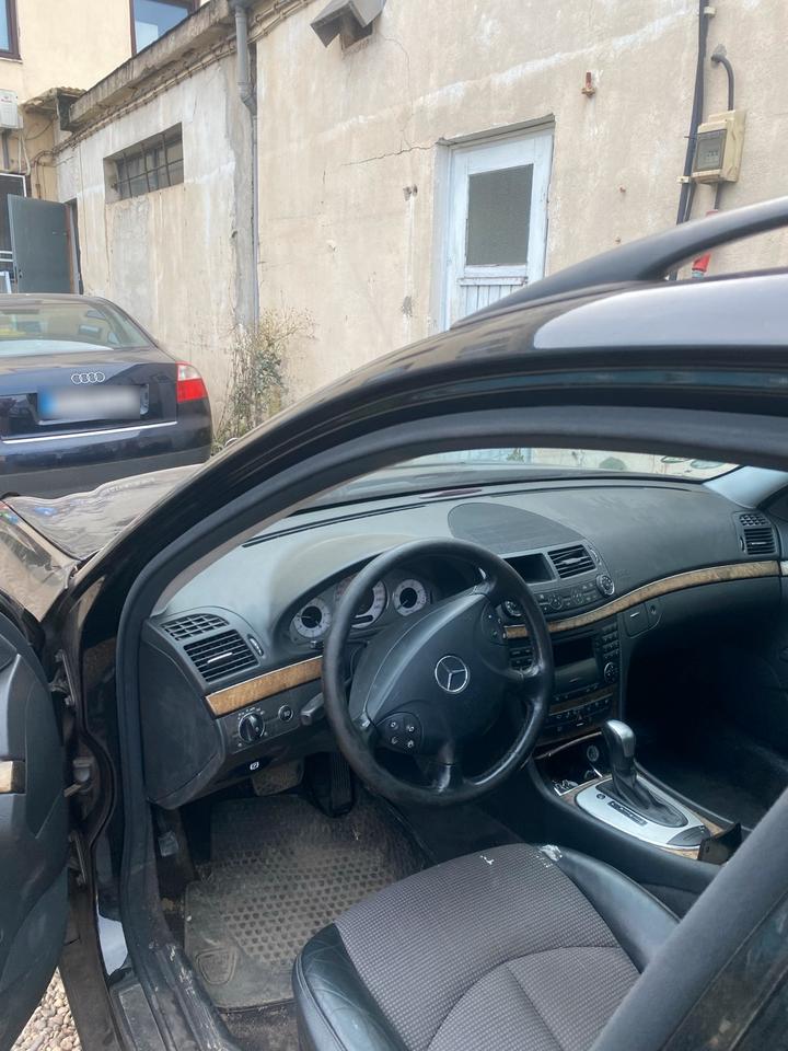 Mercedes Benz E 220 2006 — двигун