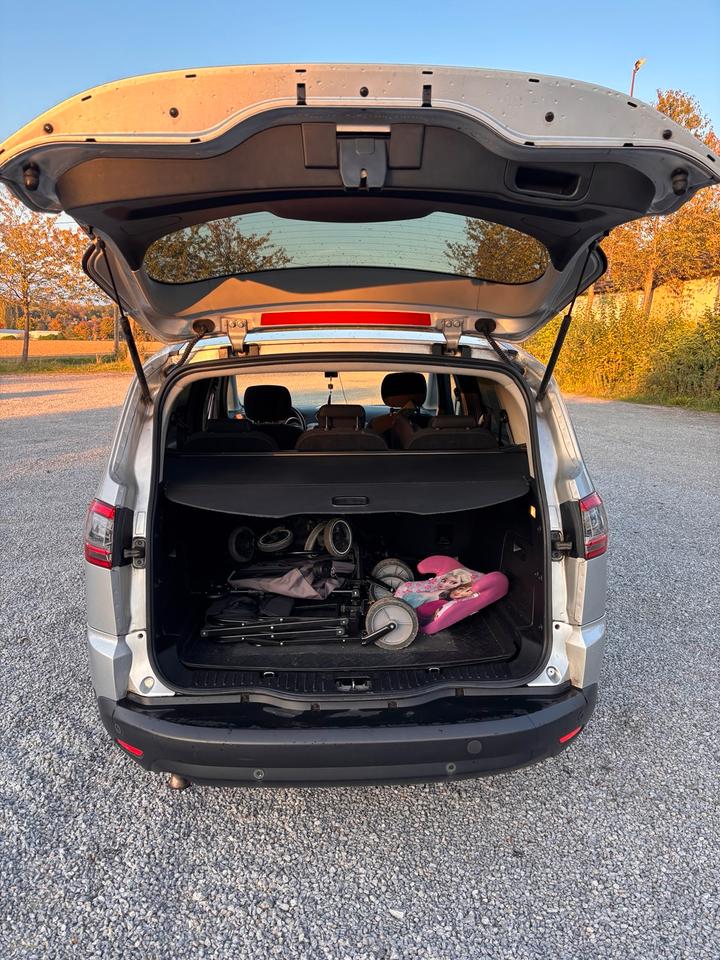 Ford S-Max 2011 — photo 10