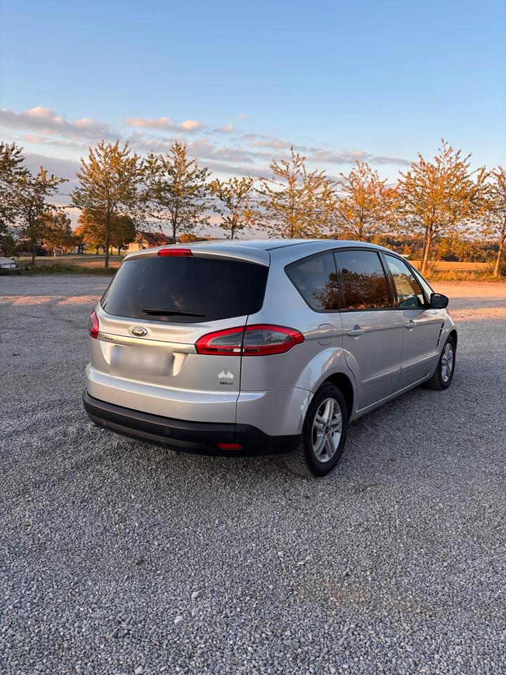 Ford S-Max 2011 — engine
