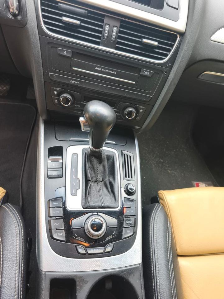 Audi A4 2009 — вигляд ззаду
