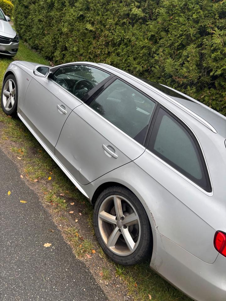 Audi A4 2011 — rear view