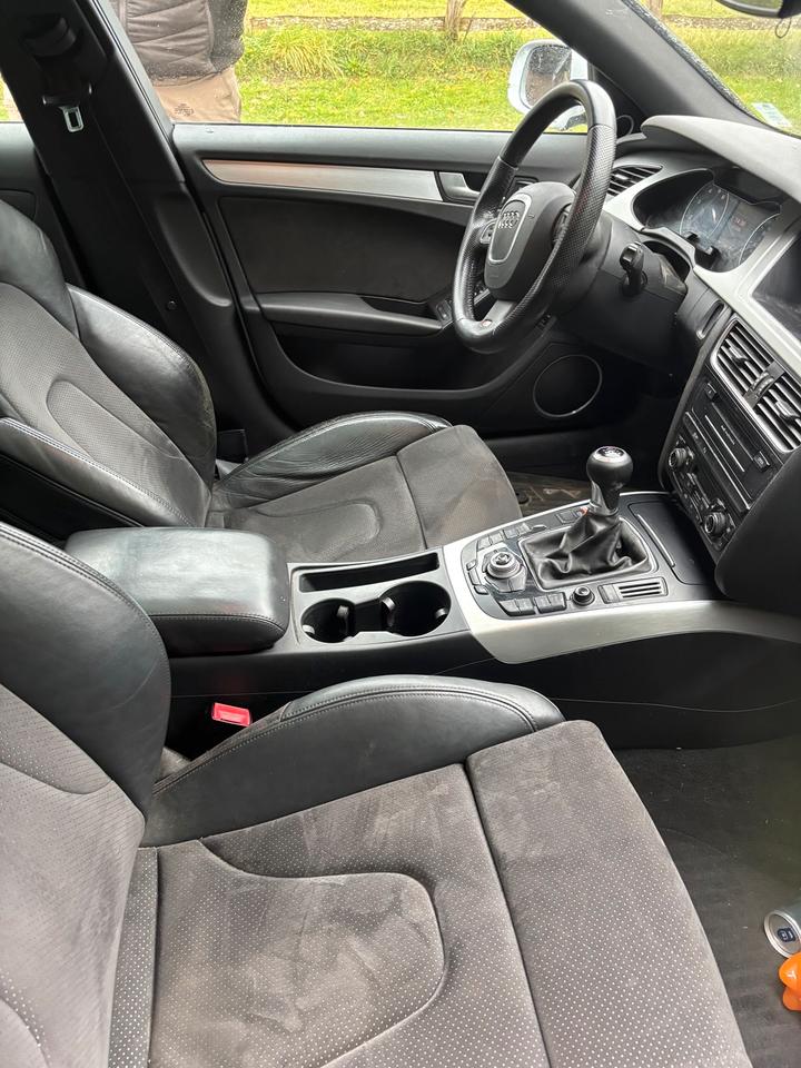 Audi A4 2011 — photo 8