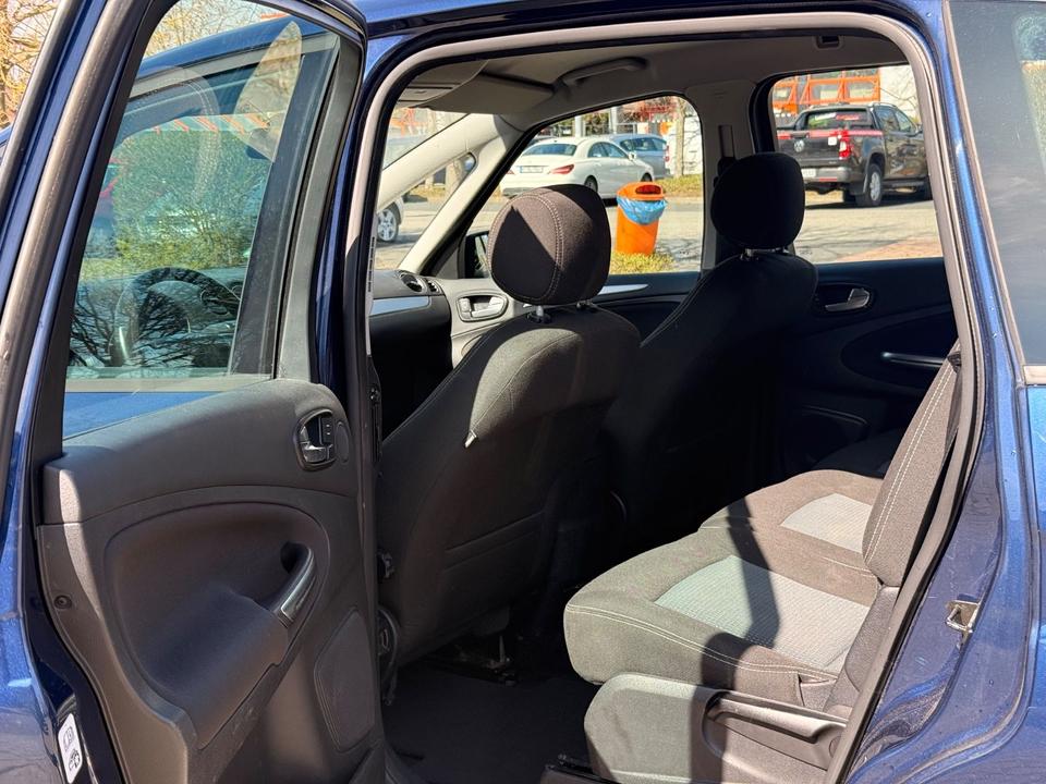 Ford S-Max 2012 — photo 12