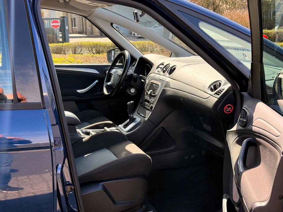 Ford S-Max 2012 — photo 9
