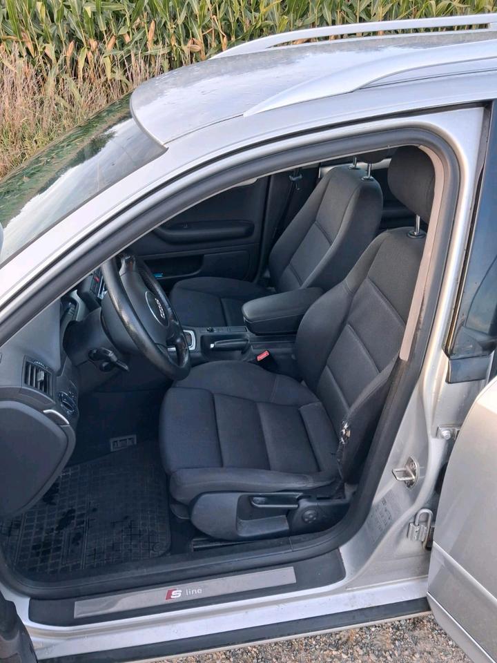 Audi A4 2004 — photo 12