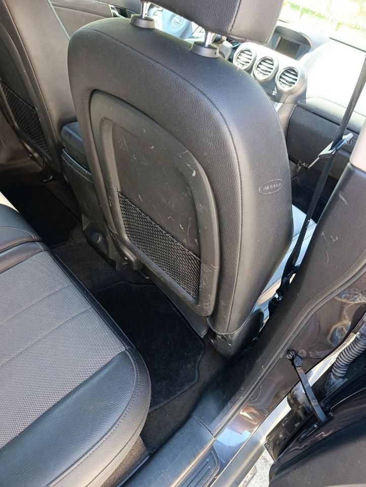 Opel Antara 2013 — interior