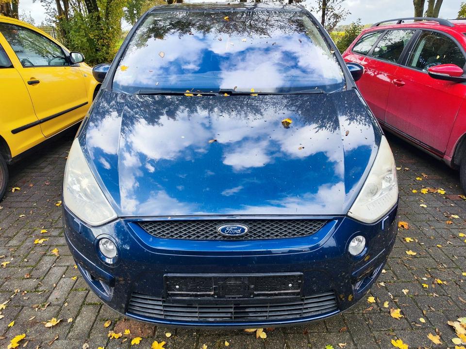 Ford S-Max 2006 — rear view