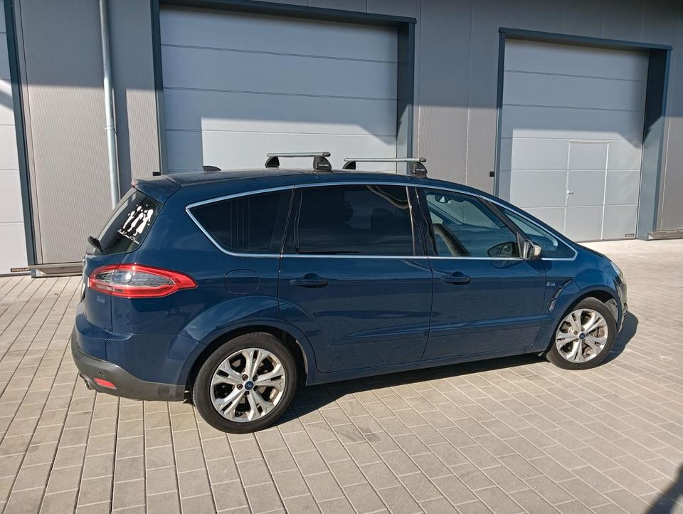 Ford S-Max 2013 — вигляд ззаду