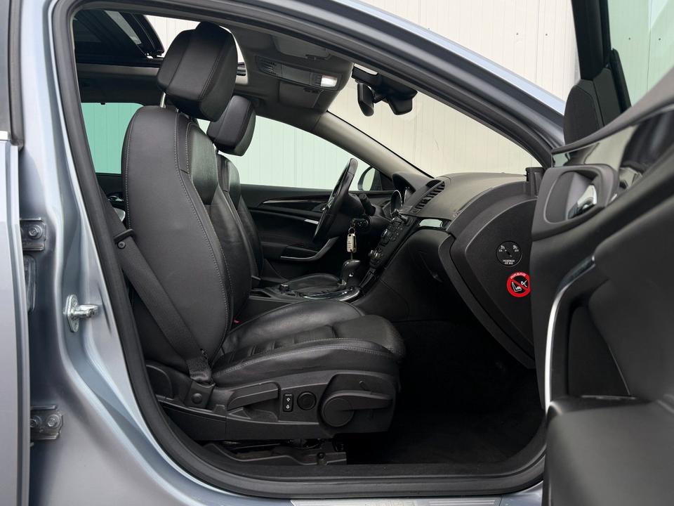 Opel Insignia 2009 — photo 10