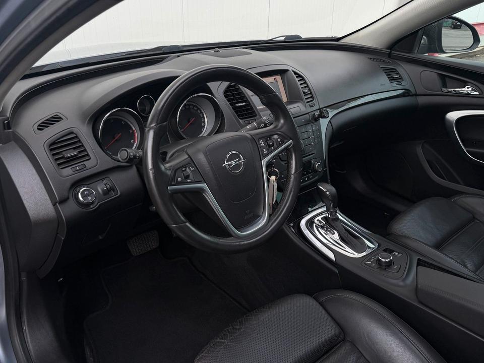 Opel Insignia 2009 — photo 14