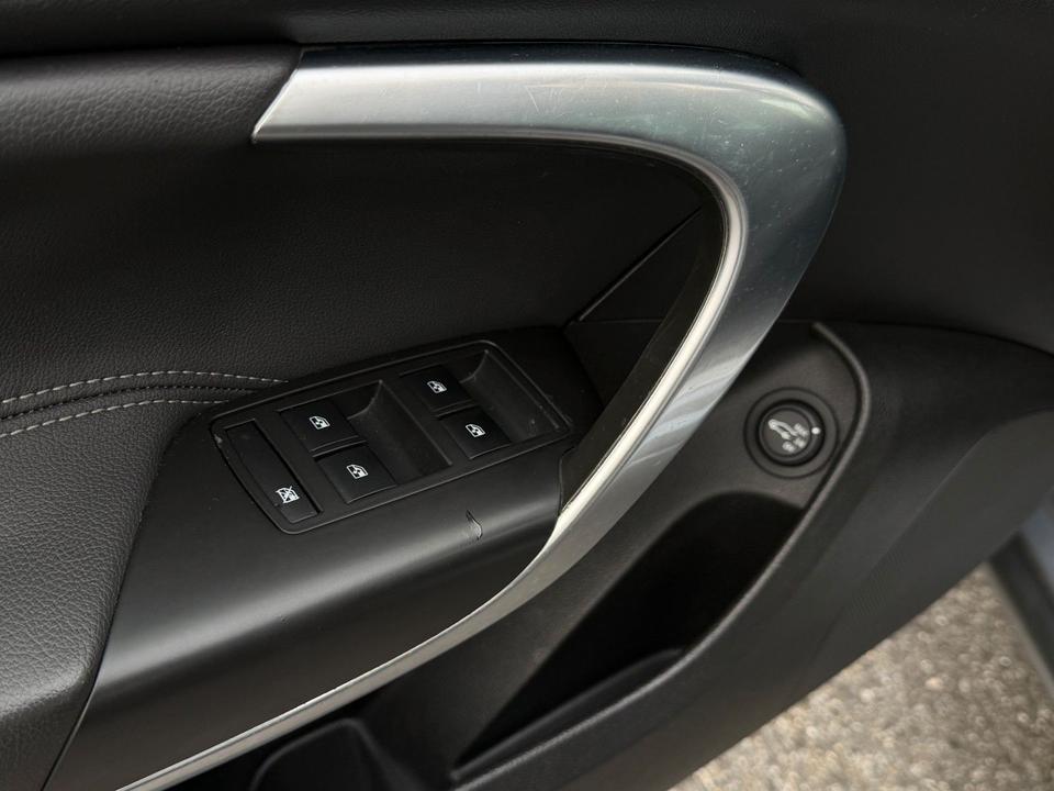 Opel Insignia 2009 — photo 18