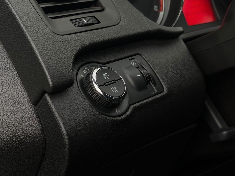 Opel Insignia 2009 — photo 19