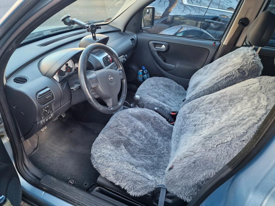 Opel Combo 2009 — двигун