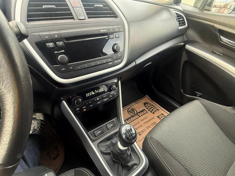 Suzuki SX4 S-Cross 2015 — photo 13