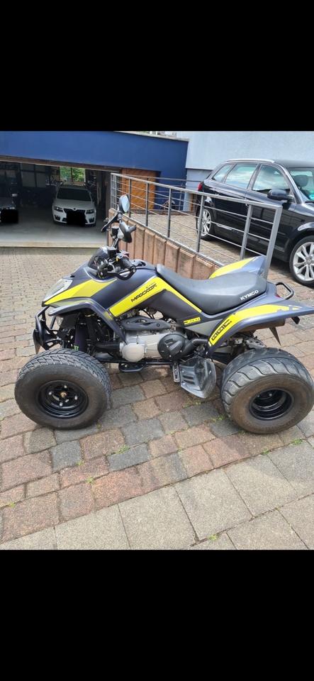 Kymco Maxxer 300 Super Moto 2015 — rear view