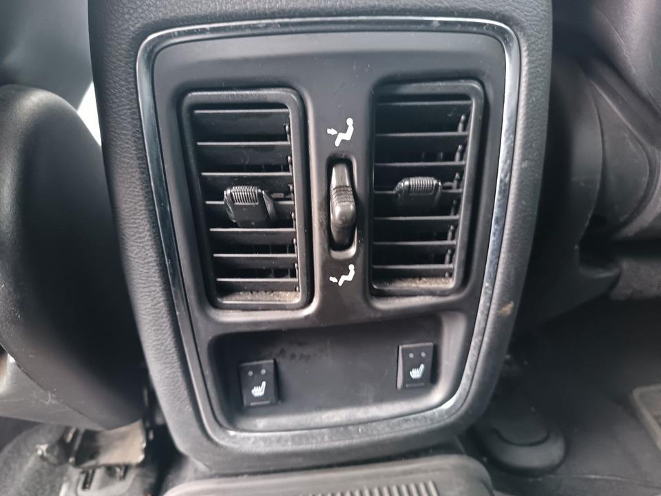 Jeep Grand Cherokee 2012 — photo 16