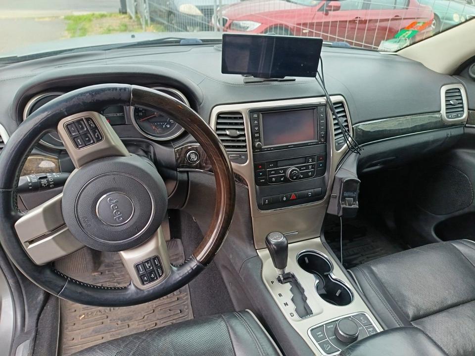 Jeep Grand Cherokee 2012 — photo 20