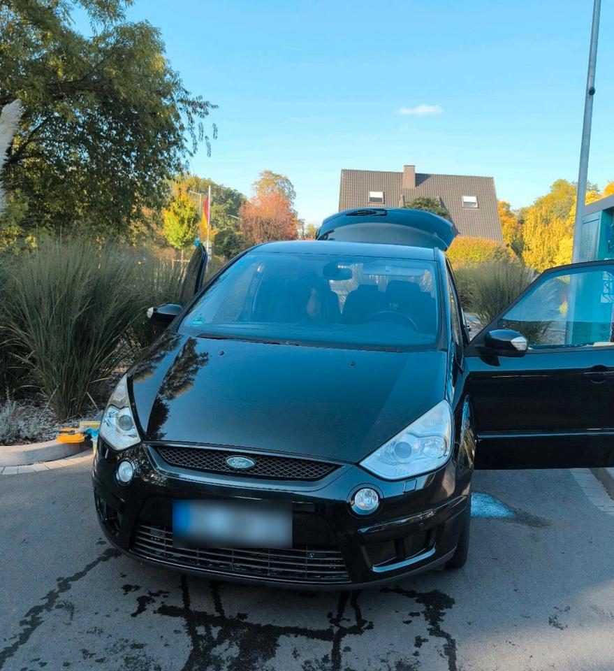 Ford S-Max 2008 — rear view