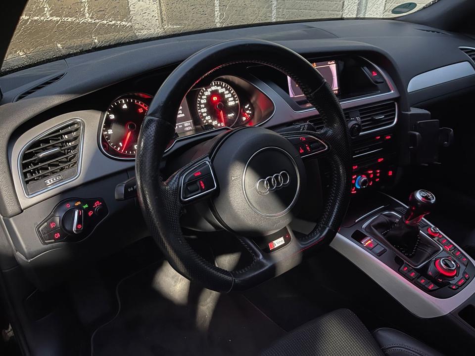 Audi A4 2012 — photo 10