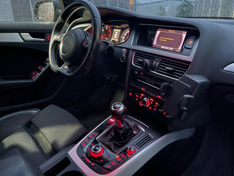 Audi A4 2012 — photo 12