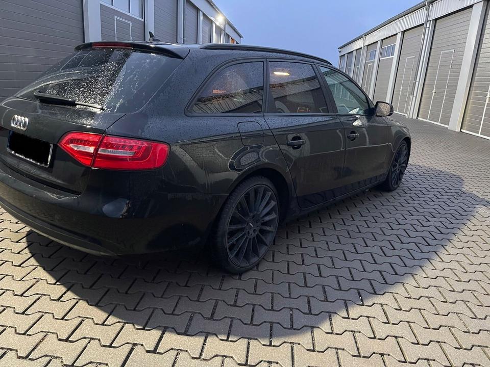 Audi A4 2012 — engine
