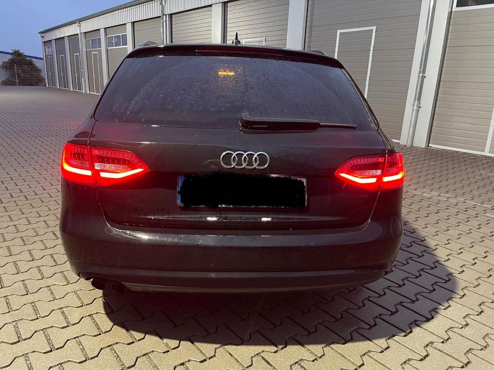 Audi A4 2012 — photo 5